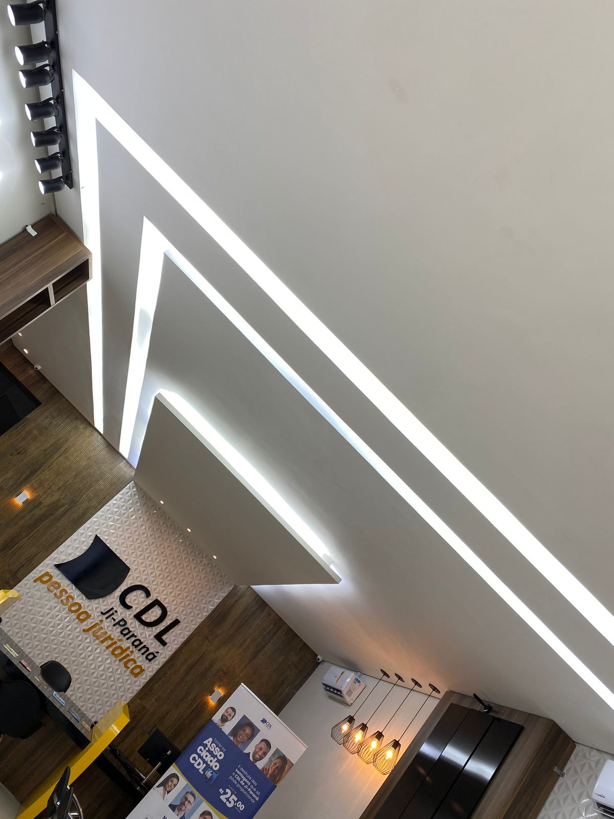 Forro com efeito de iluminação em drywall — execução premium PD Gesso Drywall